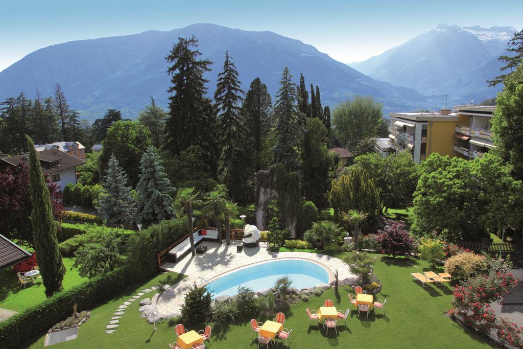 Hotel Sonnenburg Merano Exterior foto